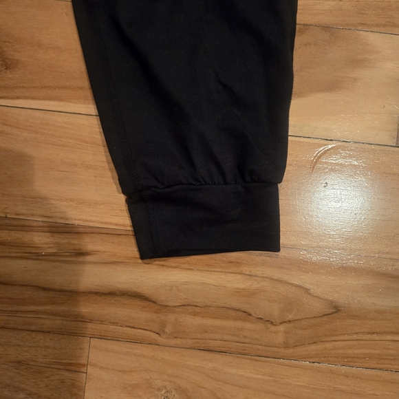 NWOT Vuori Women's Jumpsuit - Picture 5 of 6